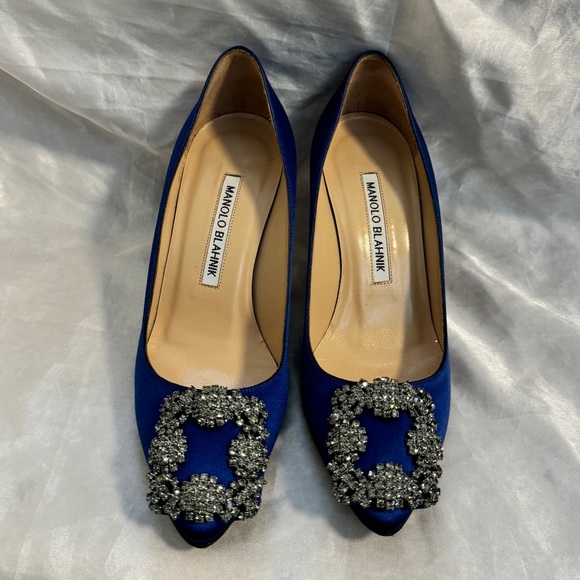 Manolo Blahnik Blue Satin Heels with Embellished Buckle - Picture 2 of 9
